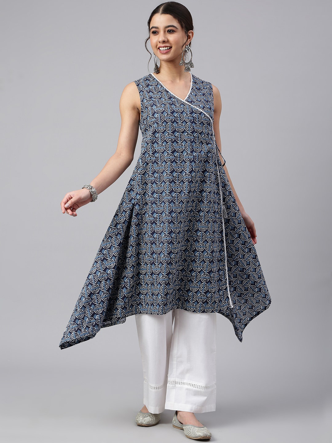 

Janasya Women Navy Blue Cotton Block Print Angrakha Kurta