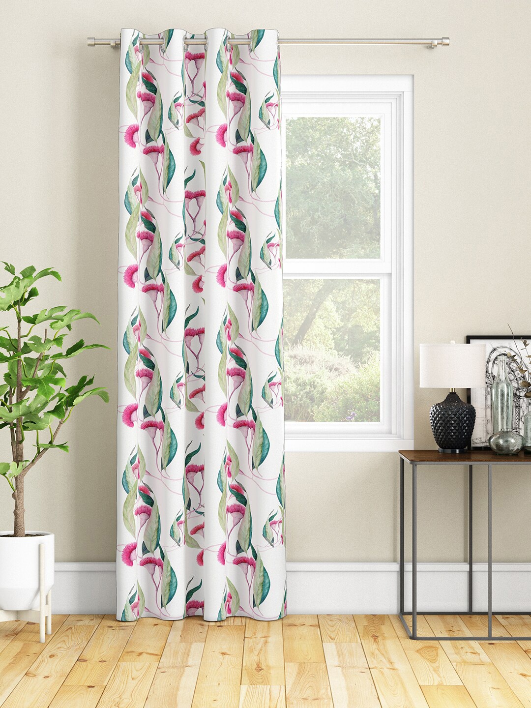 

SEJ by Nisha Gupta White & Green Floral Door Curtain