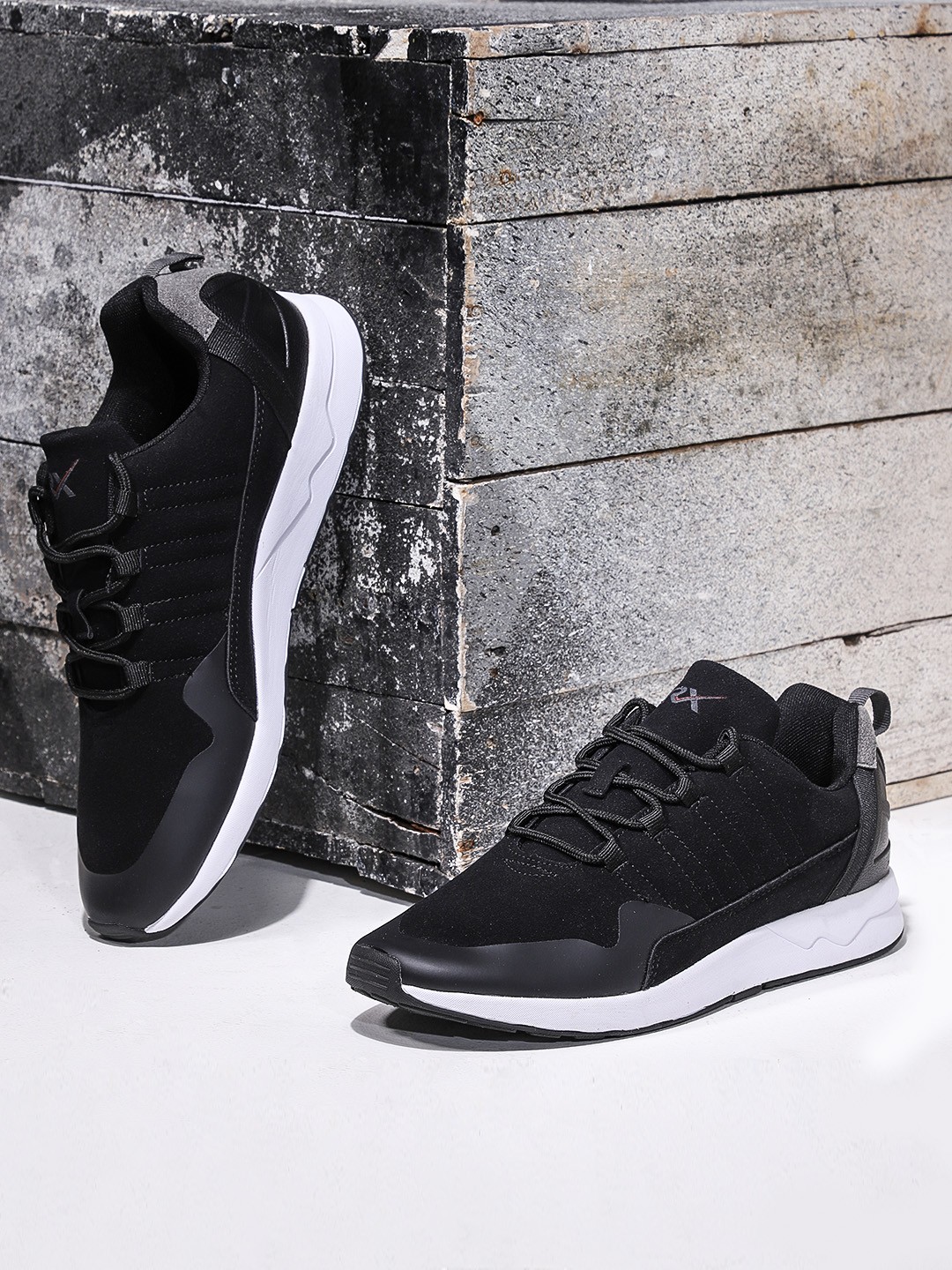 

HRX by Hrithik Roshan Men Pro Black Sneakers