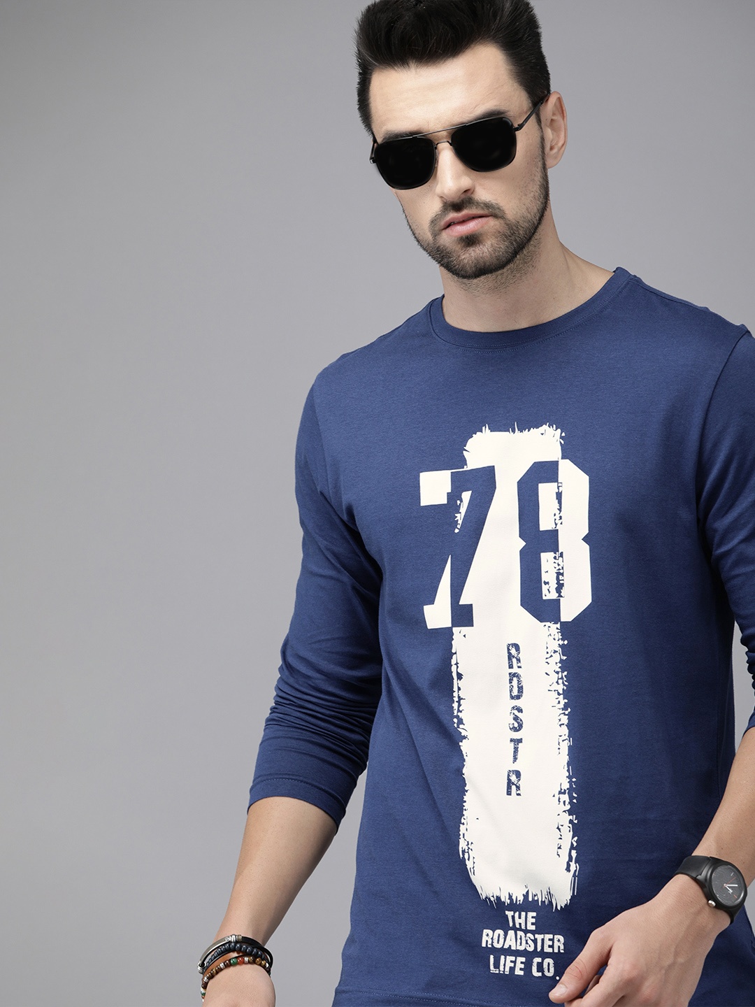 

Roadster Men Navy Blue & White Typography Printed Pure Cotton T-shirt