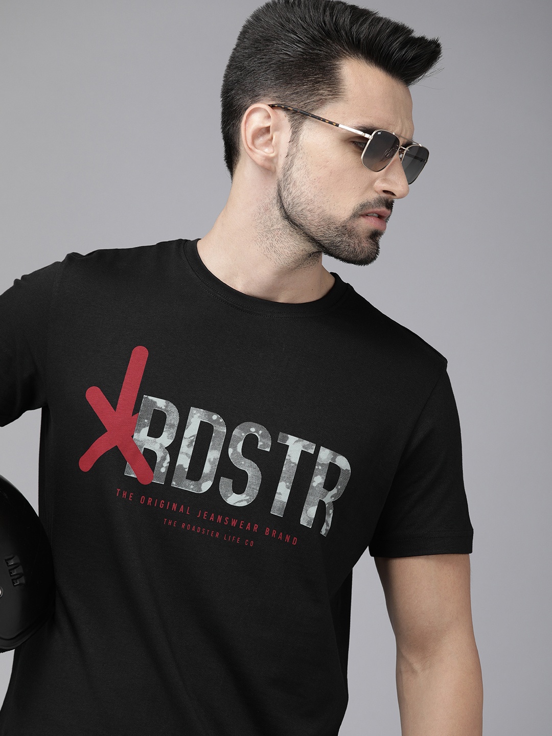 

Roadster Men Black & White Printed Pure Cotton T-shirt