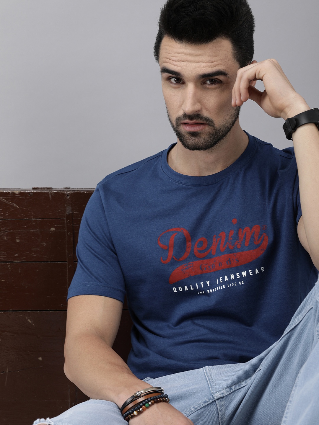 

Roadster Men Navy Blue & Red Printed Pure Cotton T-shirt