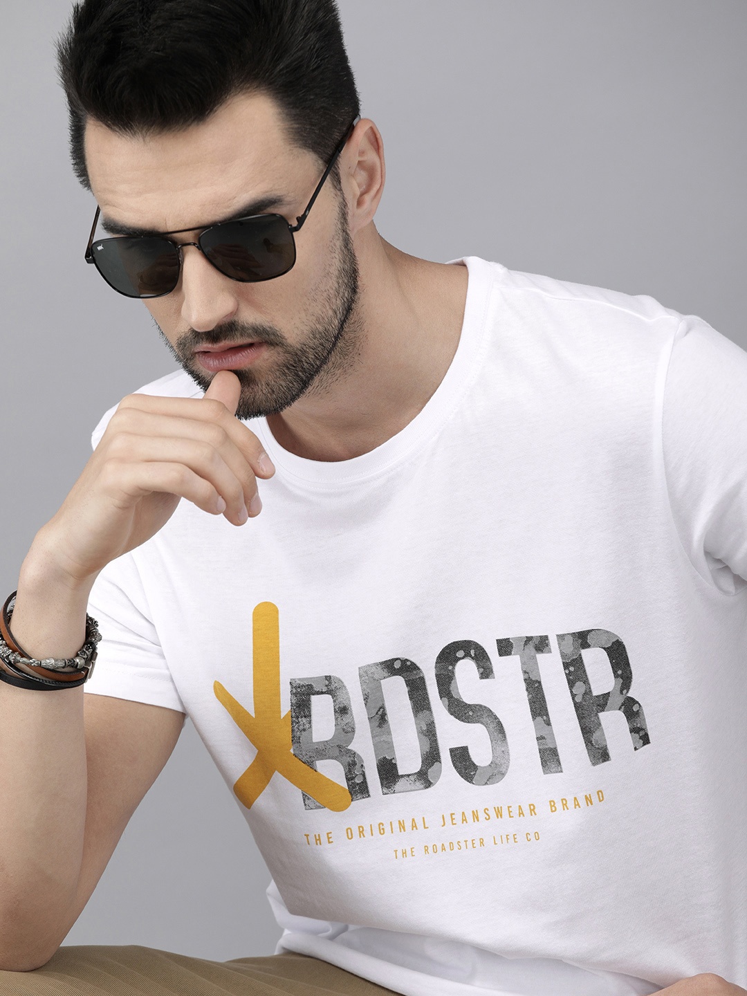 

Roadster Men White Typography Printed Pure Cotton T-shirt