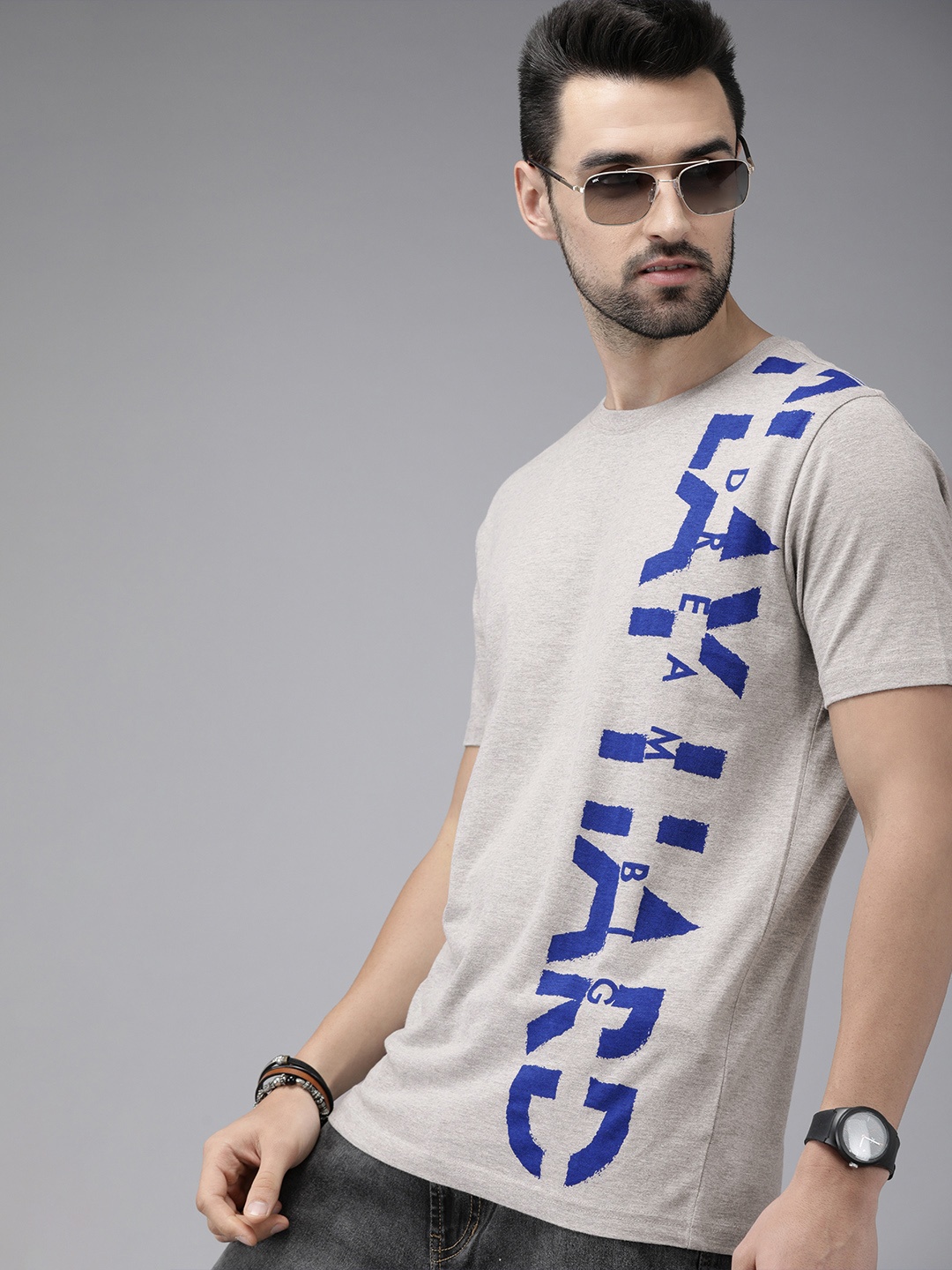 

Roadster Men Grey Melange & Blue Typography Printed T-shirt