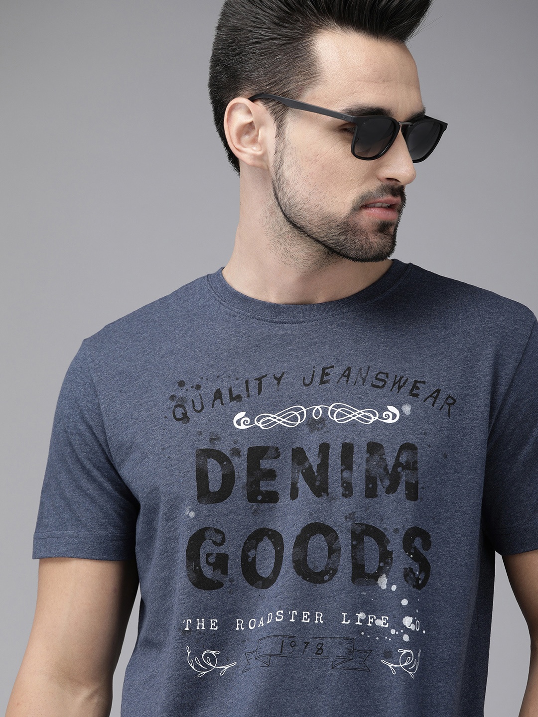 

Roadster Men Blue & Black Typography Printed Pure Cotton T-shirt