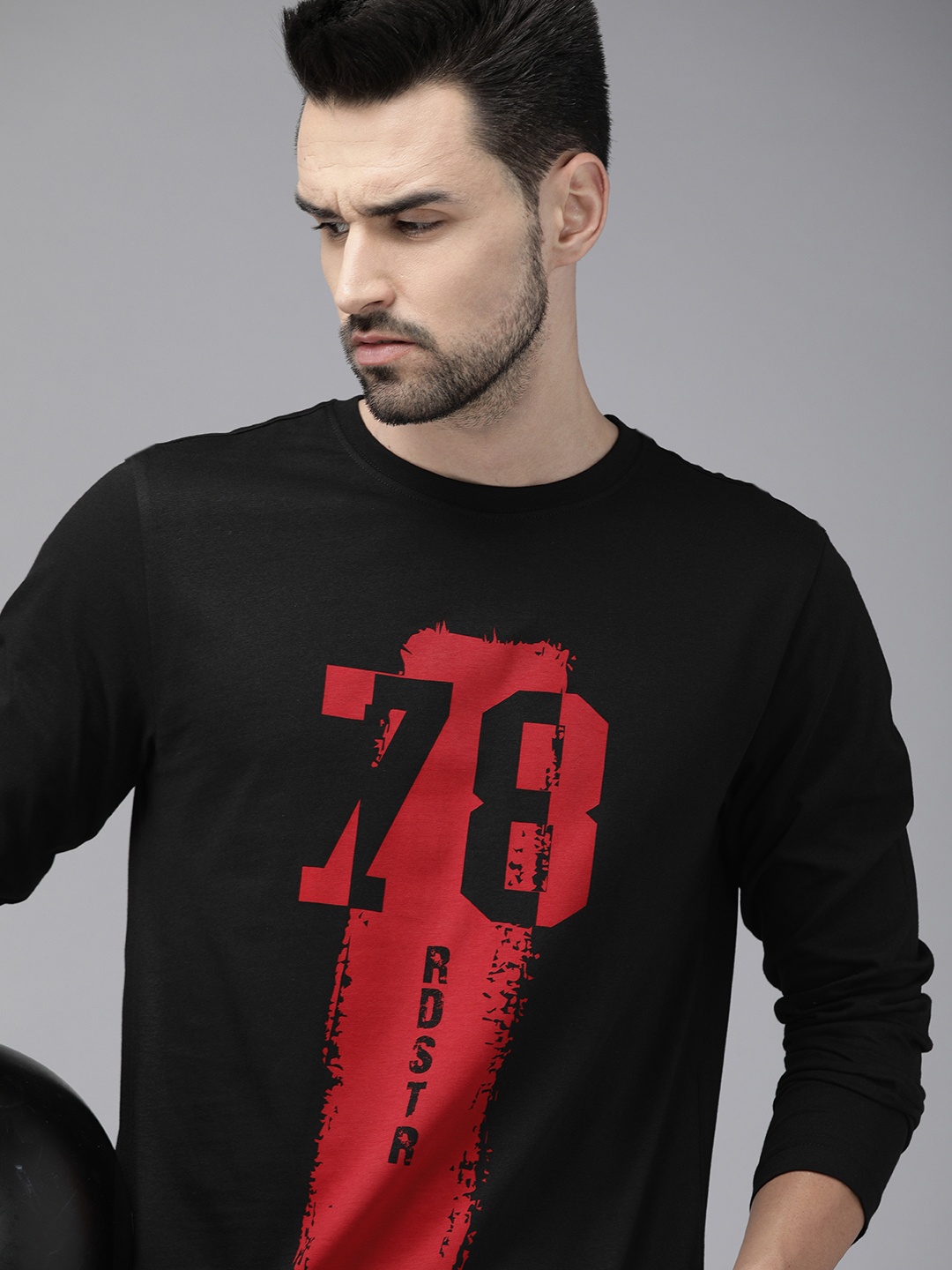 

Roadster Men Black & Red Graphic & Brand Logo Printed Cotton T-shirt