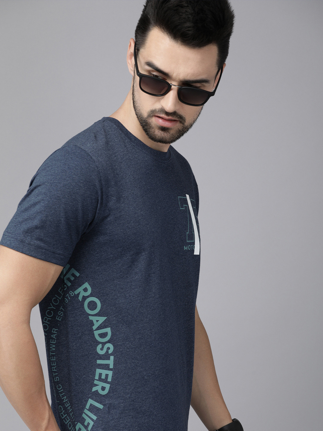 

Roadster Men Navy Blue & White Printed Pure Cotton T-shirt