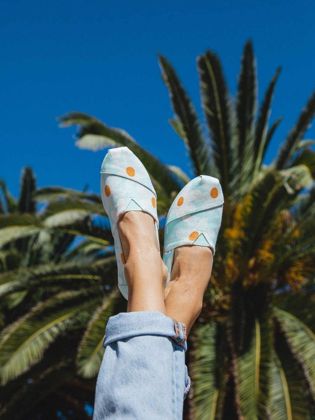 

TOMS Women Blue Retro Floral Print Alpargata Slip-On Sneakers