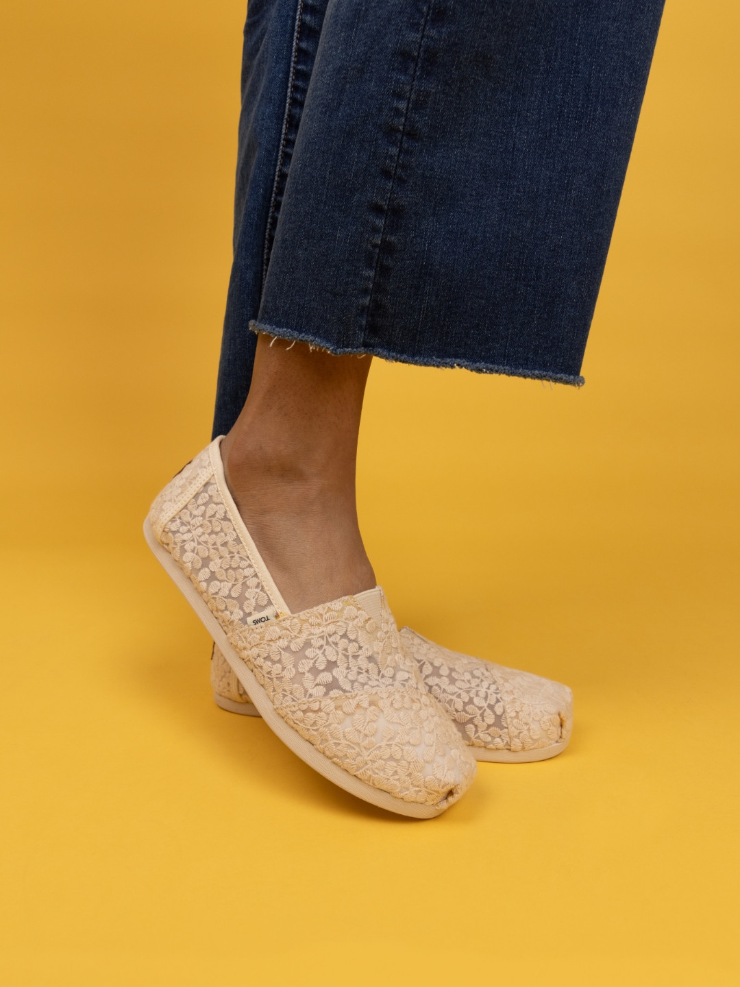 

TOMS Women Beige Botanical Lace Alpargata Sneakers