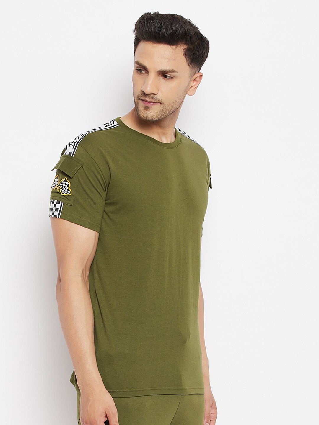 

FUGAZEE Men Olive Green Loose T-shirt