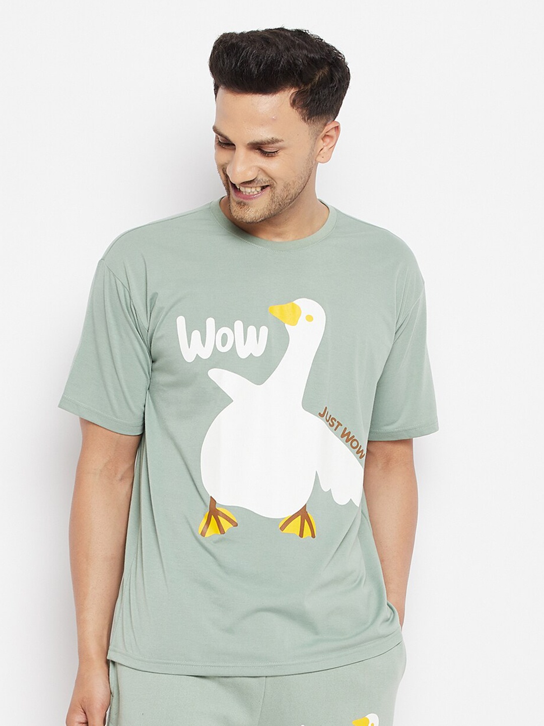 

FUGAZEE Men Green Printed Applique Oversized T-shirt
