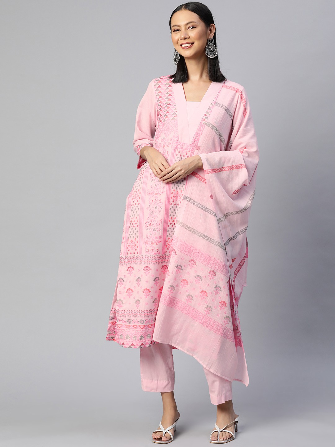 

WEAVERS VILLA Pink Printed Unstitched Dress Material