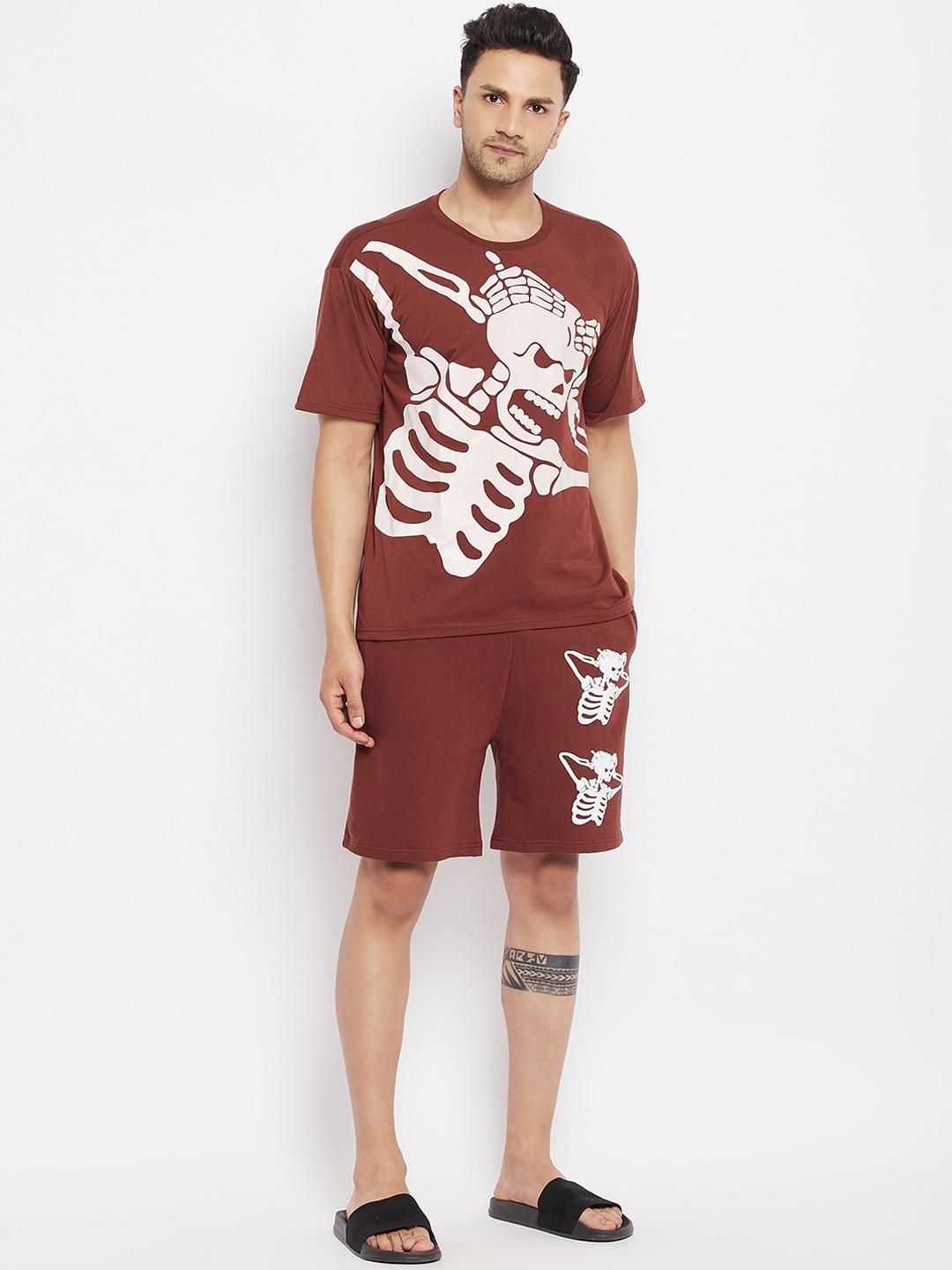 

FUGAZEE Men Brown Printed Pure Cotton T-shirt with Shorts
