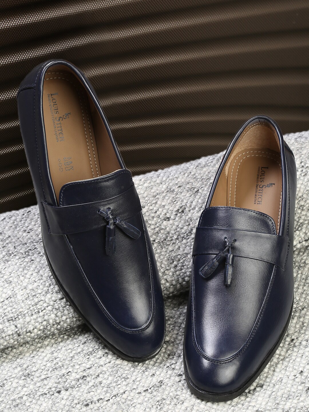 

LOUIS STITCH Men Blue Leather Loafers