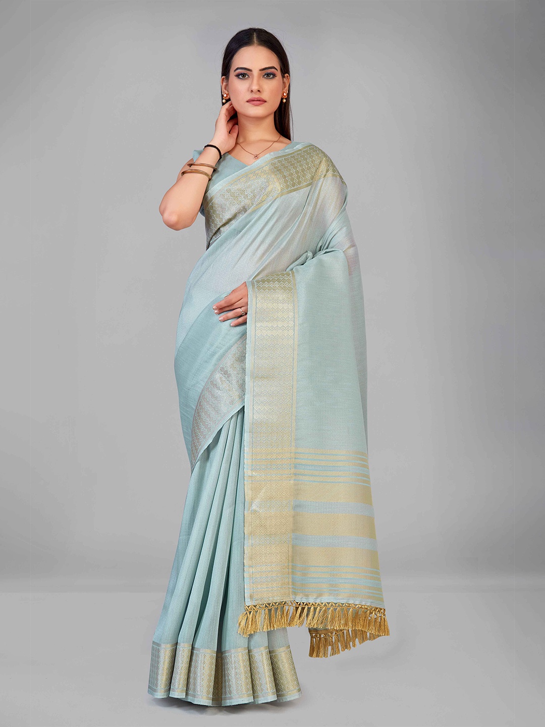 

MANOHARI Blue & Gold-Toned Zari Silk Blend Saree