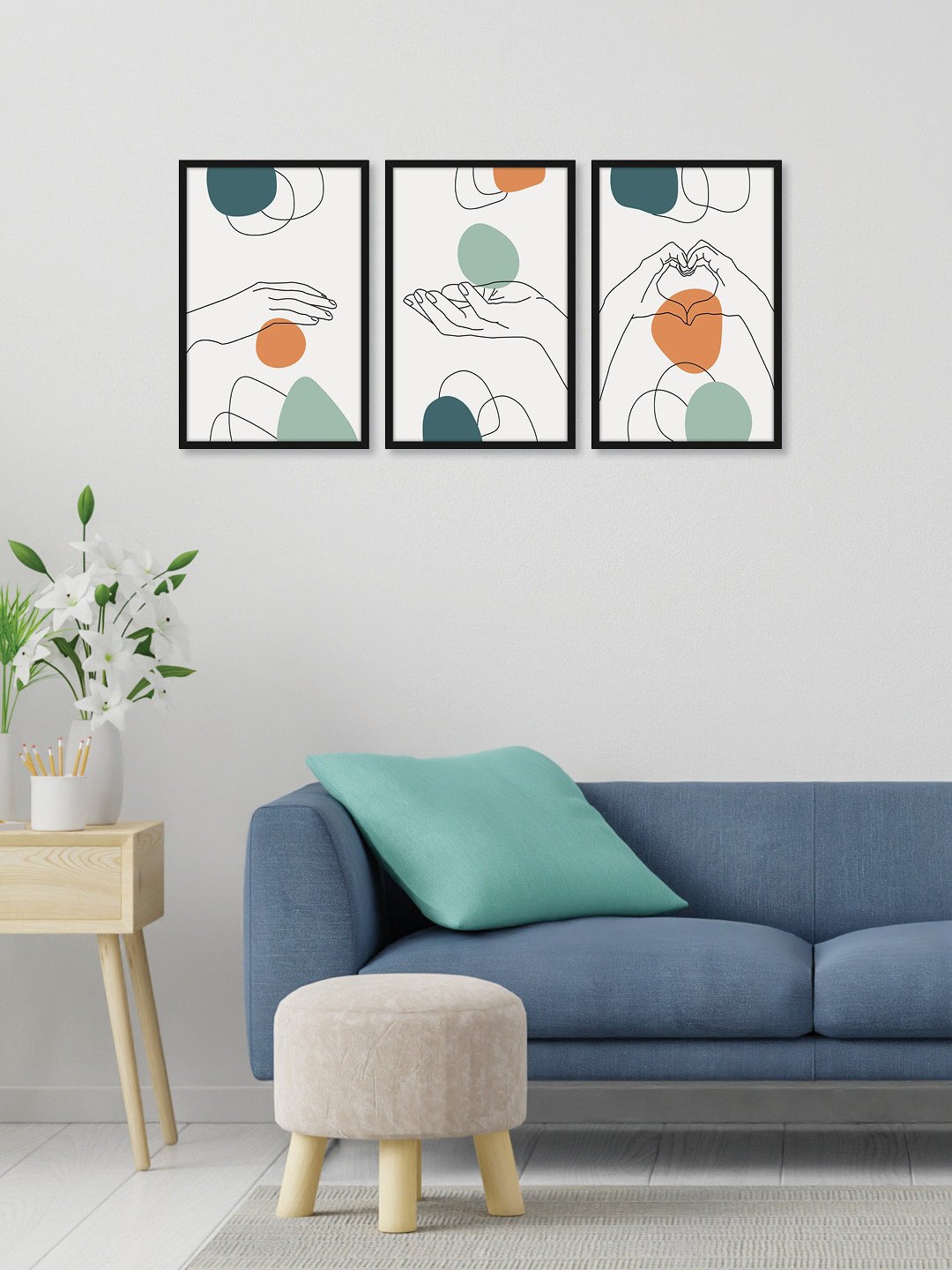 

RANDOM Set Of 3 Black & White Hands Gesture Signs Wall Hanging
