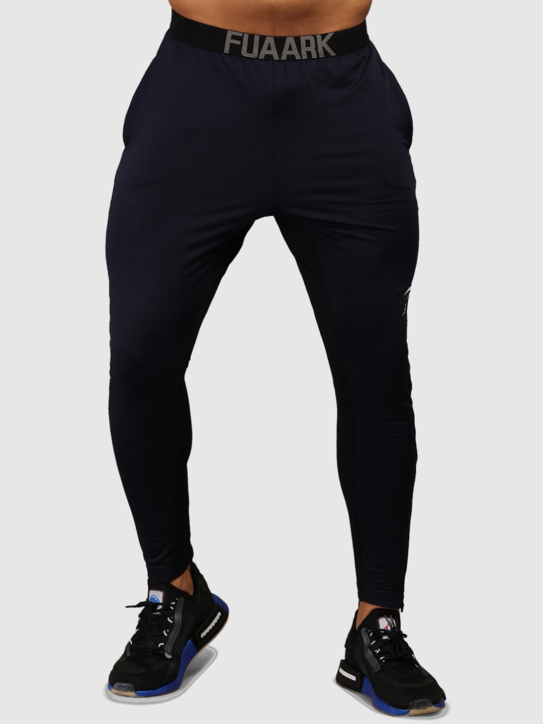 

FUAARK Men Navy Blue Solid Slim-Fit Joggers