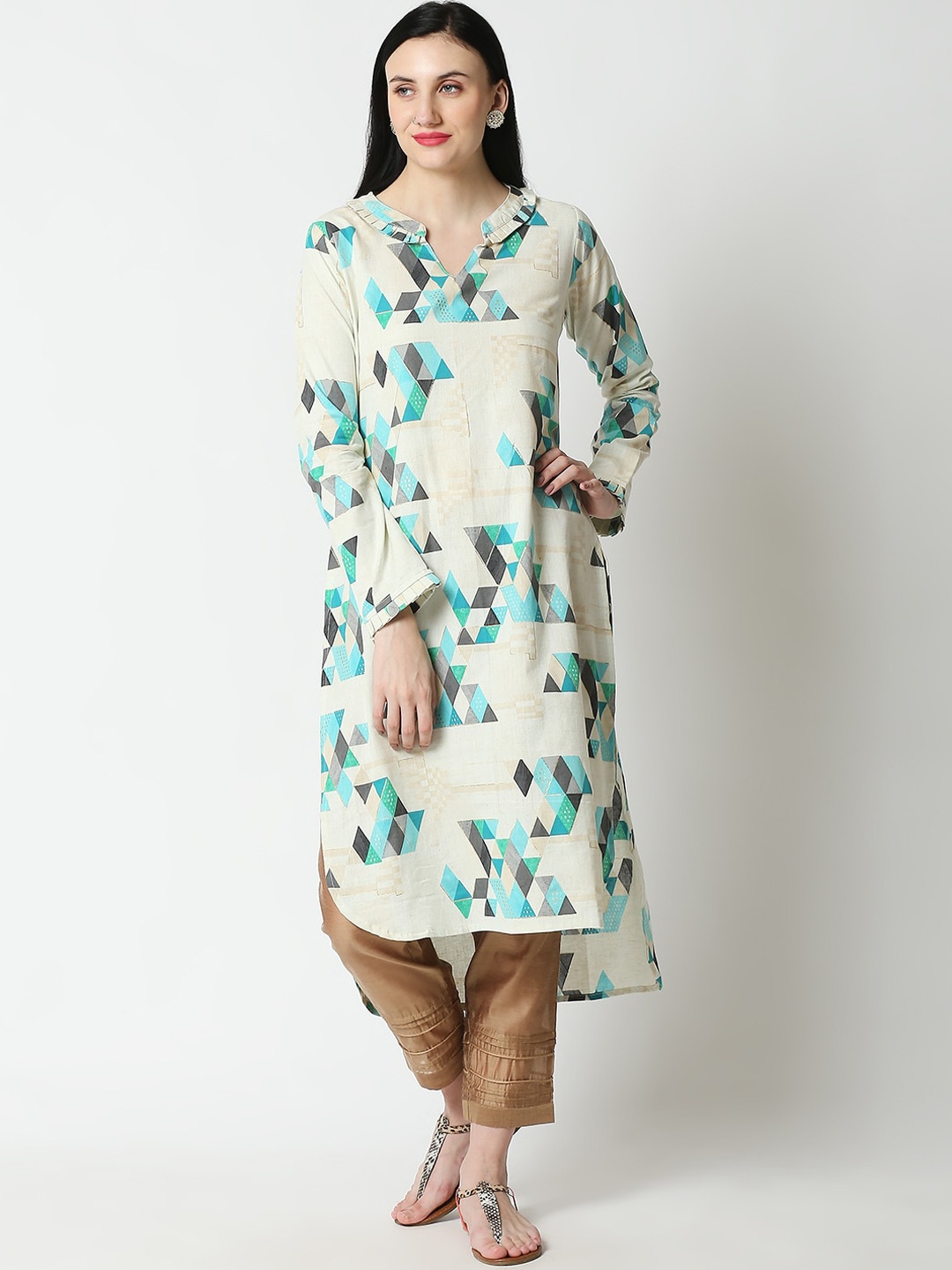 

Aanyor Women Off White Floral Printed Flared Sleeves Quirky Kurta