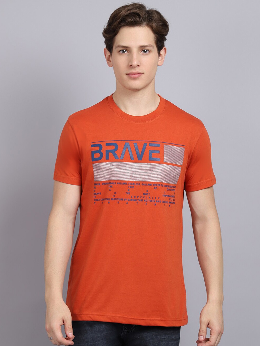 

Rodamo Men Peach-Coloured Typography Printed Applique Slim Fit T-shirt