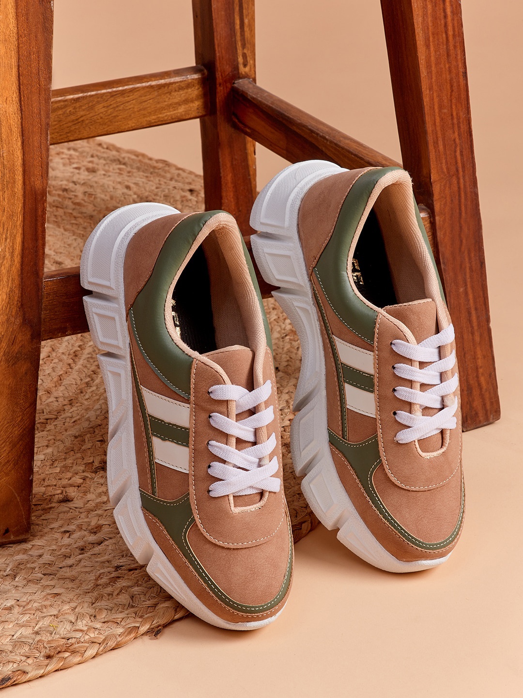 

TRASE Women Tan Colourblocked Sneakers
