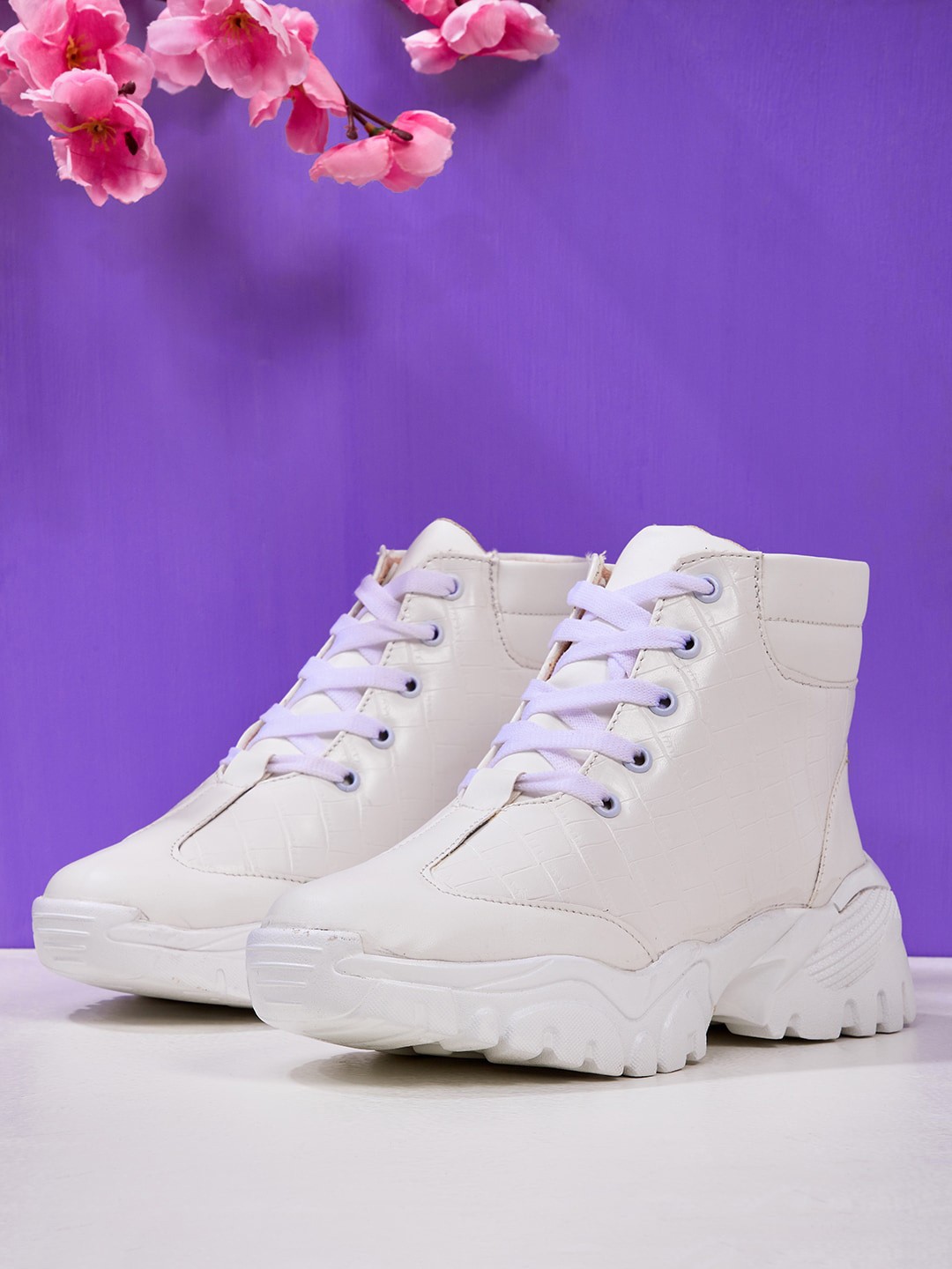 

TRASE Women White Woven Design Fashion