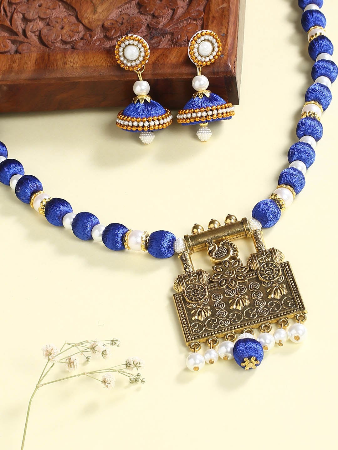 

AKSHARA Women Blue Handcrafted Brass-Plated Jewellery Set