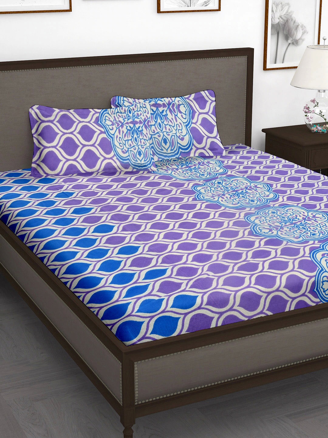 

Cortina Purple & Blue Geometric 104 TC Queen Bedsheet with 2 Pillow Covers