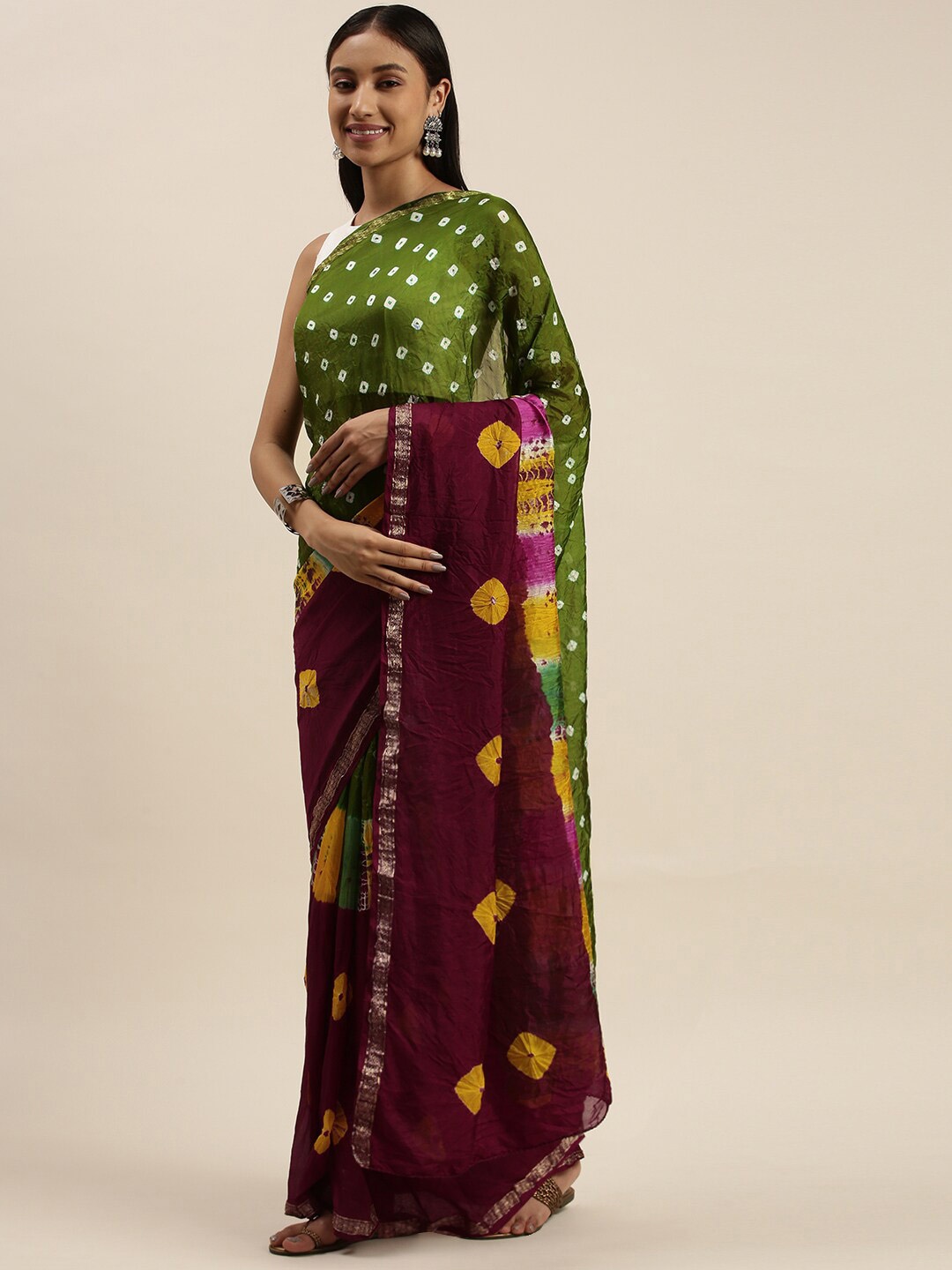 

Geroo Jaipur Maroon & Yellow Bandhani Art Silk Bandhani Saree