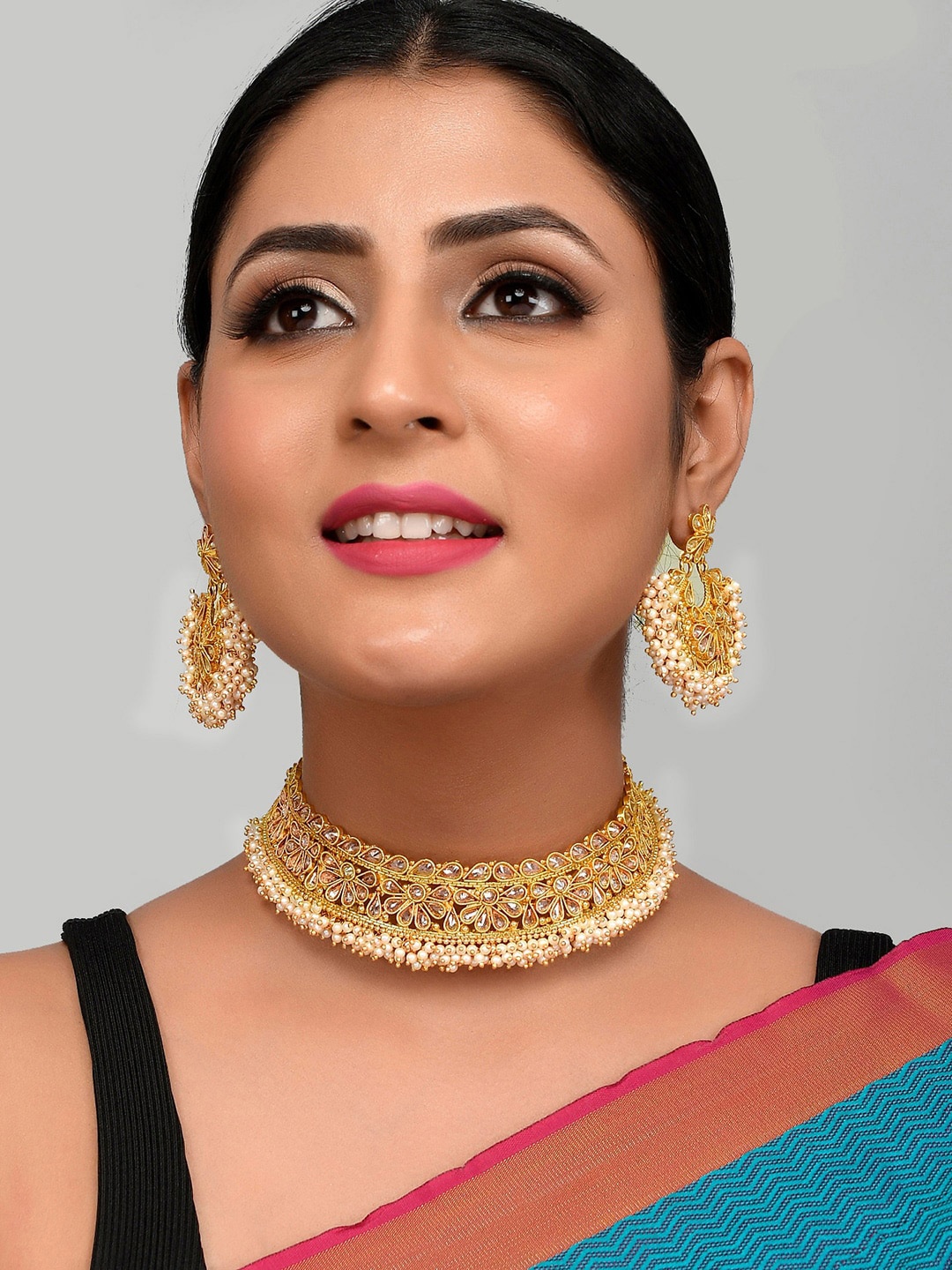 

AQUASTREET JEWELS Gold Plated Reverse AD Choker Necklace Set with Cheed Pearls