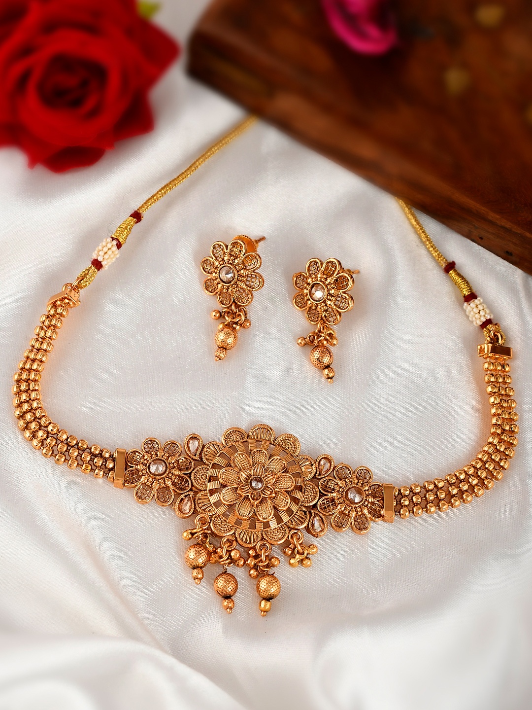 

AQUASTREET JEWELS Gold Plated Necklace Jewellery Set