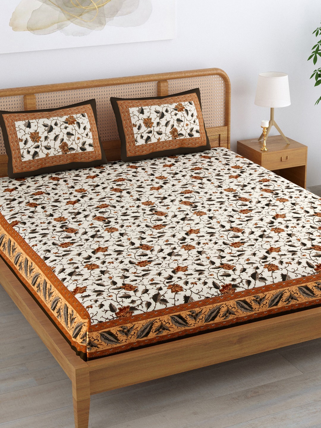 

Clasiko Unisex Beige Bedsheets