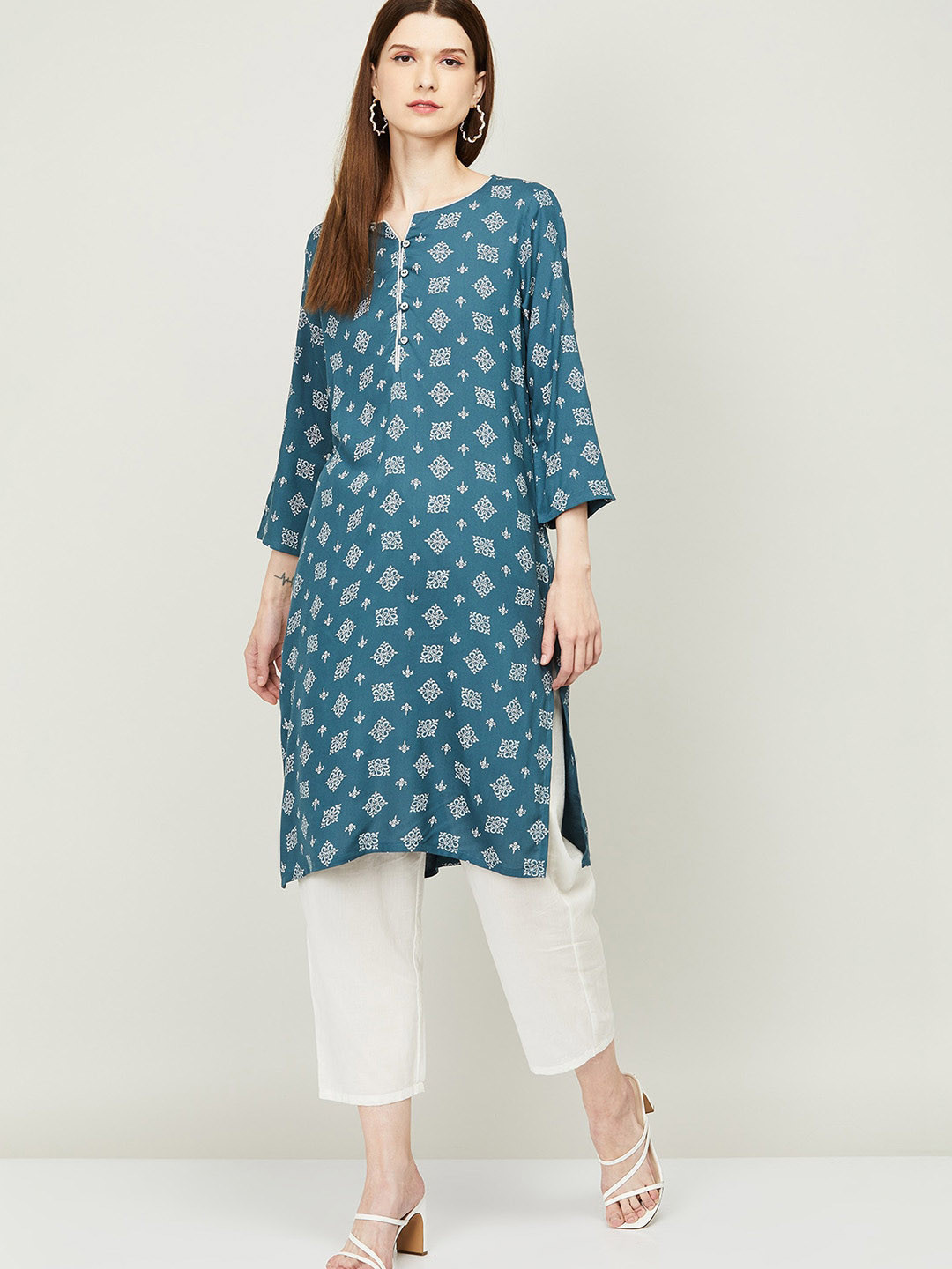 

Melange by Lifestyle Women Grey Ethnic Motifs Printed Keyhole Neck Flared Sleeves Kurta