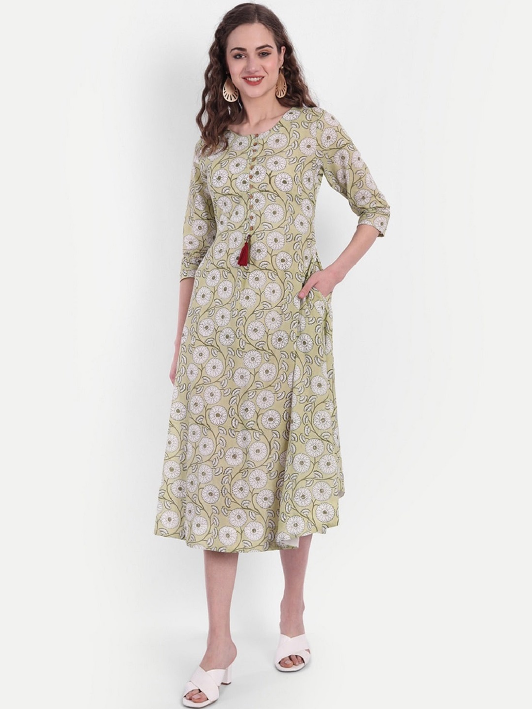 

fabGLOBAL Women Green Floral Embellished Summer Sheers Anarkali Kurta