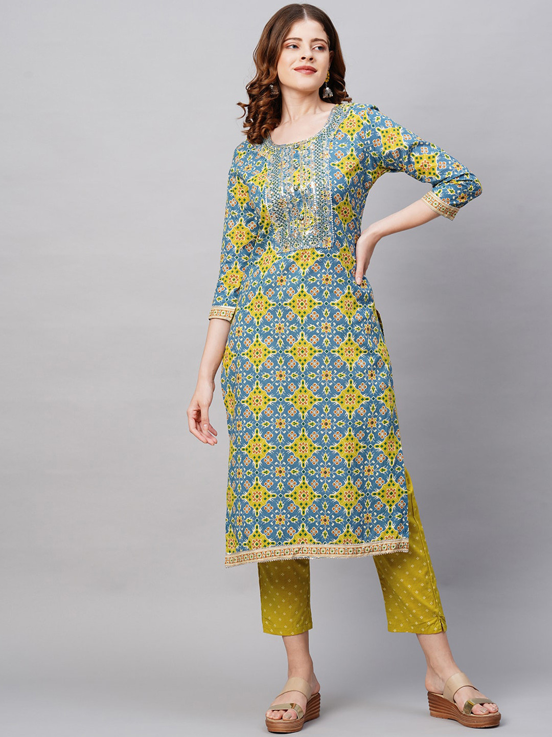 

FASHOR Women Blue Floral Printed Pleated Pure Cotton Kurti with Salwar & With Dupatta