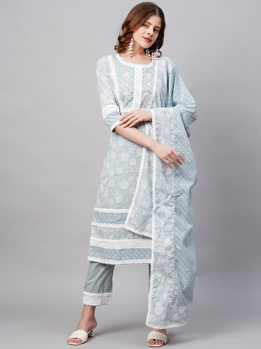 

FASHOR Women Blue Ethnic Motifs Printed Gotta Patti Pure Cotton Kurta with Palazzos & With Dupatta