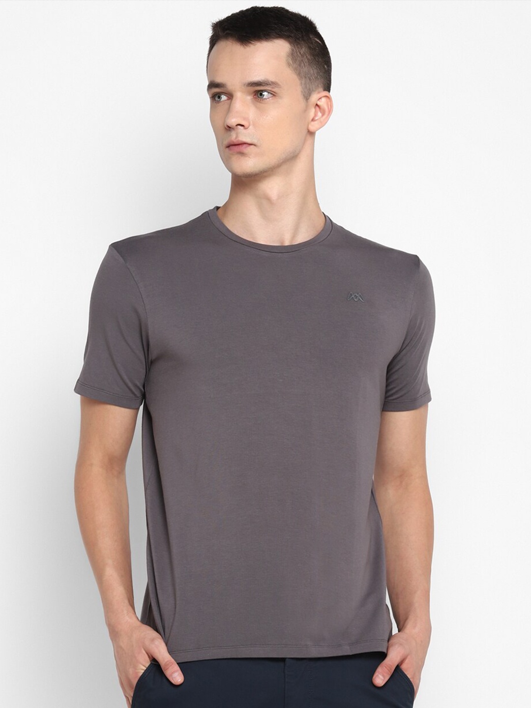 

MUWIN Men Grey T-shirt