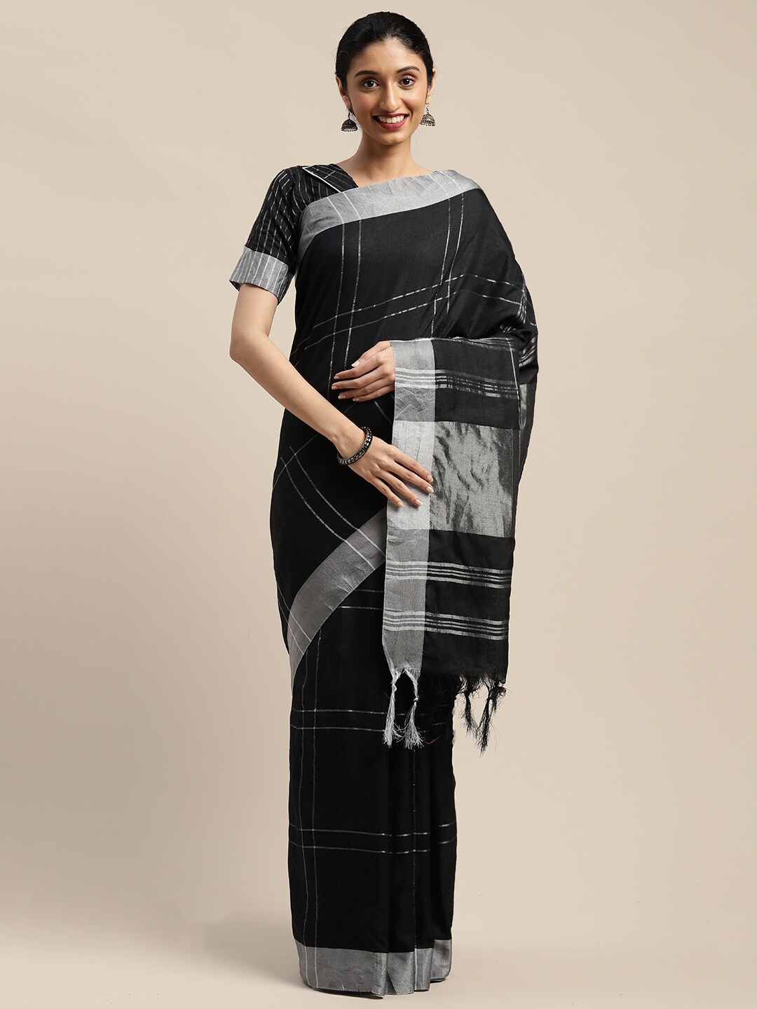 

SHAVYA Black & Silver-Toned Checked Saree