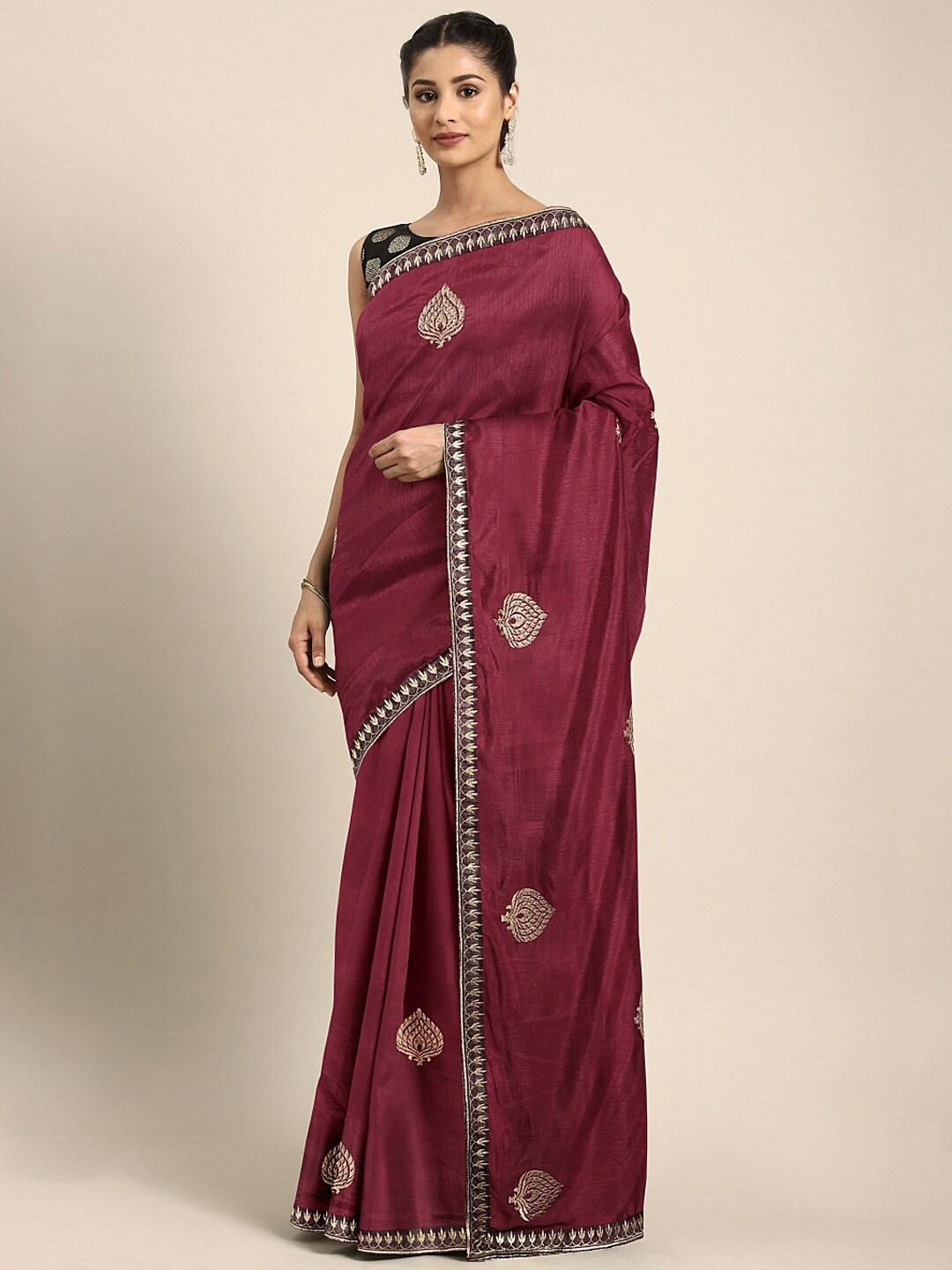 

SHAVYA Maroon & Gold-Toned Embellished Sequinned Silk Blend Saree