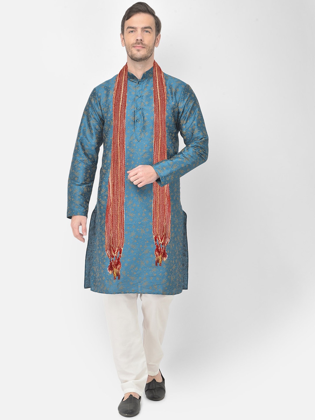 

SG LEMAN Men Blue Raw Silk Kurta with Churidar & With Dupatta