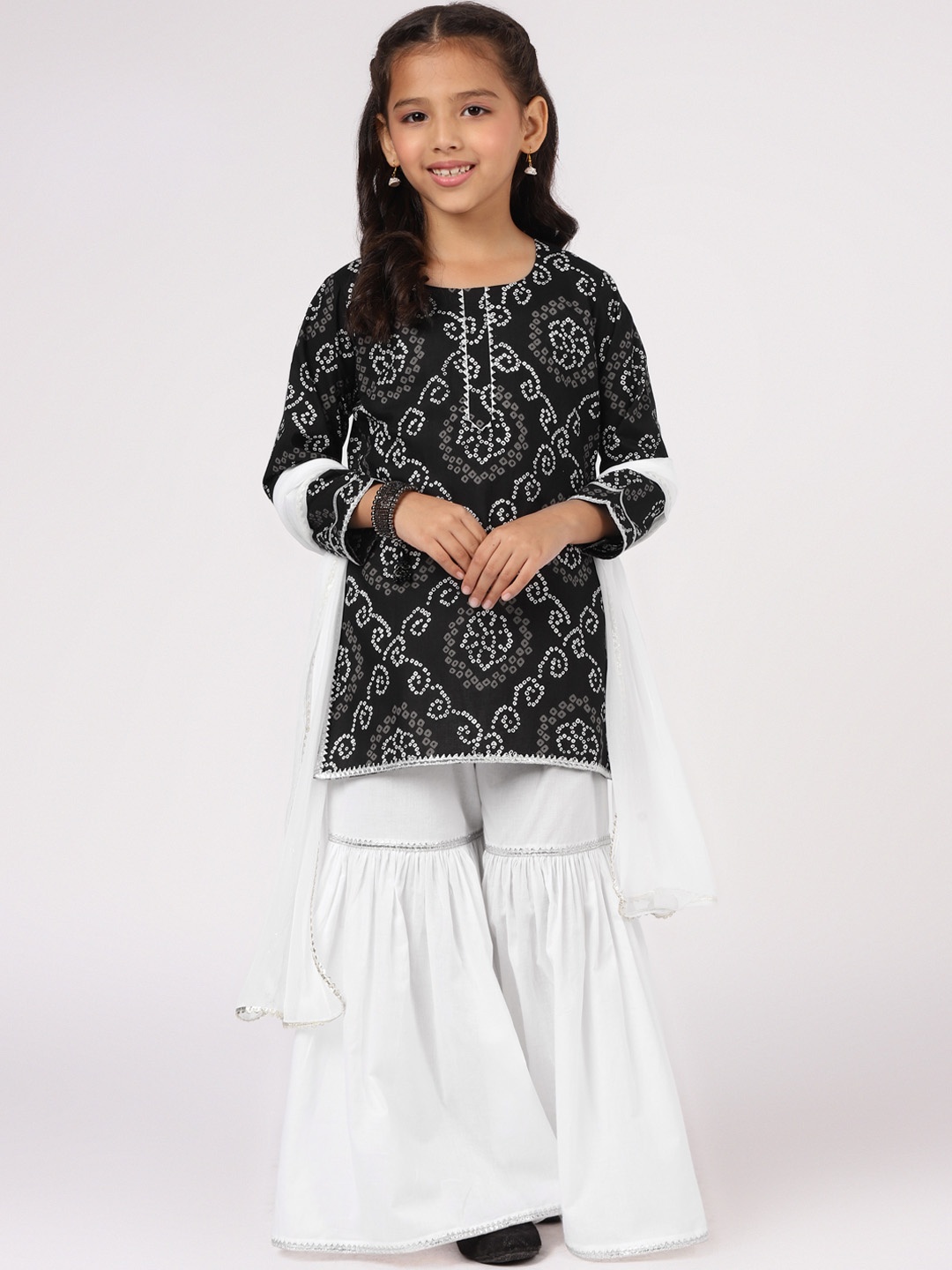 

Libas KIDS Girls Black Bandhani Print Gotta Patti Pure Cotton Kurti & Sharara With Dupatta