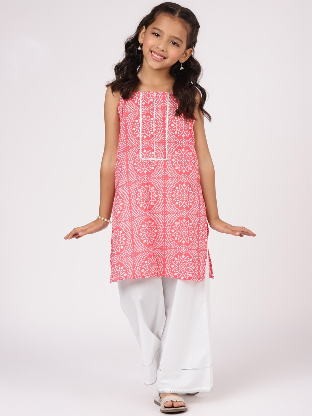 

Libas KIDS Girls Coral Floral Printed Gotta Patti Pure Cotton Kurta with Palazzos
