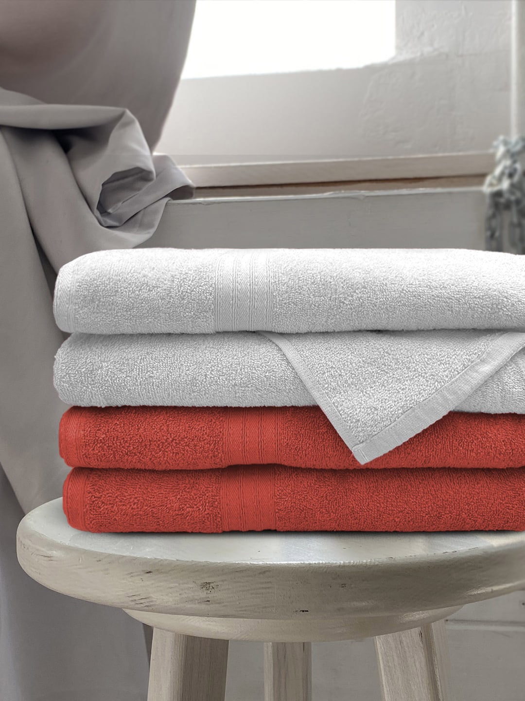 

Aura Set Of 4 Solid 500 GSM Pure Cotton Bath Towels, White