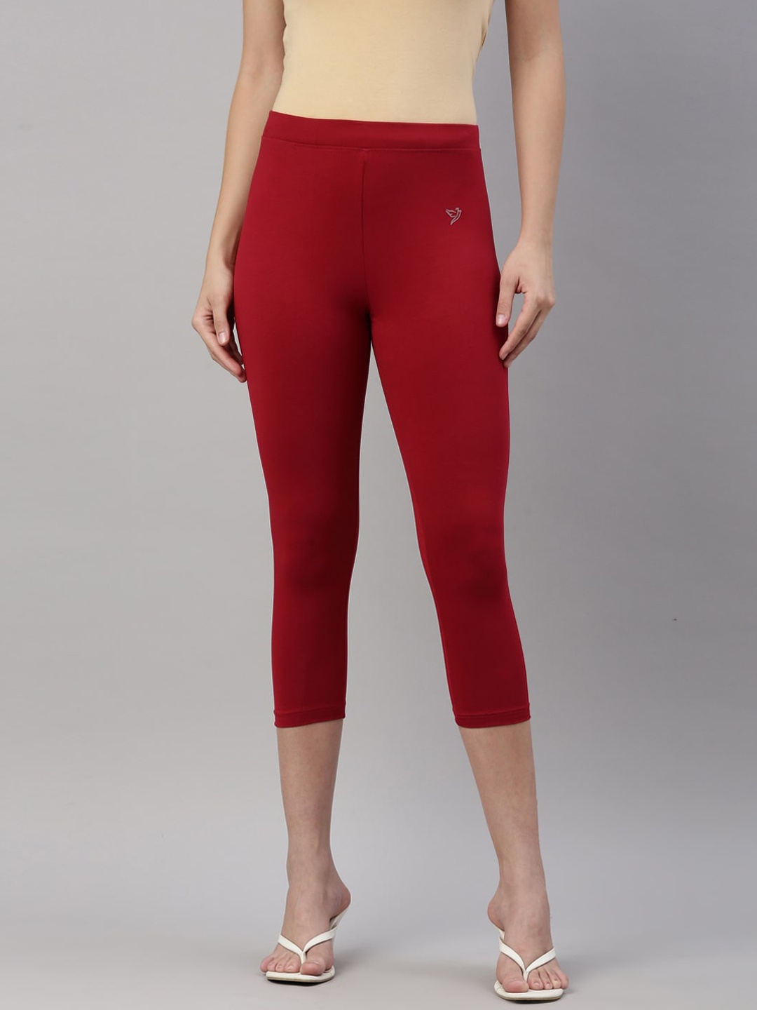 

TWIN BIRDS Women Solid Skinny Fit Three-Fourth Length Stretch Cotton Capri Legging, Maroon