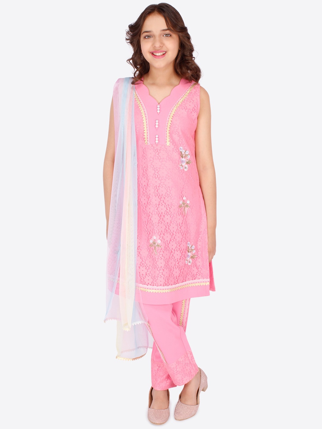 

CUTECUMBER Girls Pink Floral Embroidered Kurta with Churidar & With Dupatta