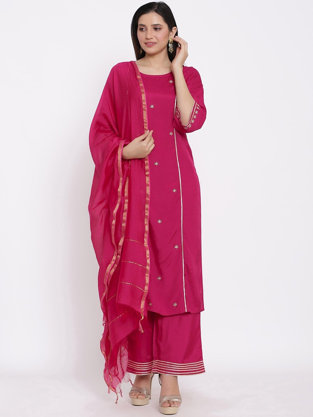 

Saart Bunaai Women Fuchsia Kurta with Trousers