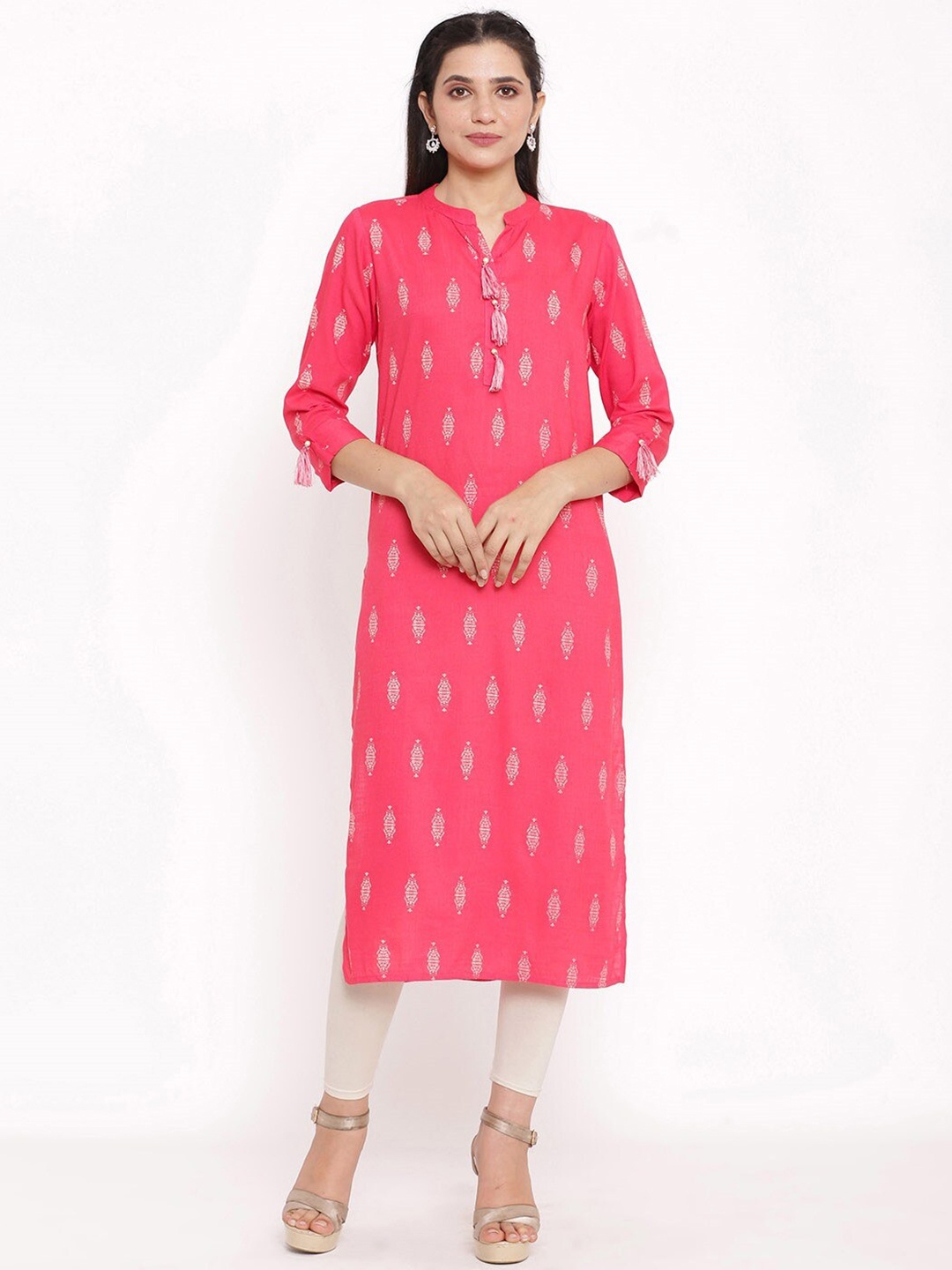

Saart Bunaai Women Pink Paisley Printed Thread Work Anarkali Kurta