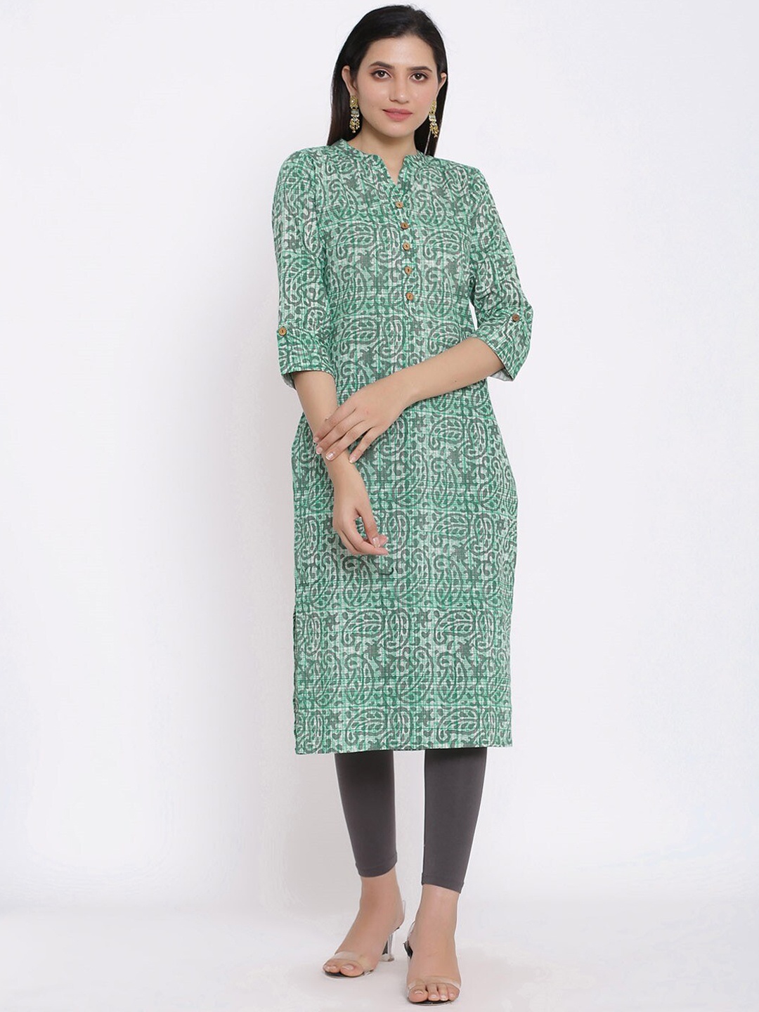 

Saart Bunaai Women Green Floral Mirror Work Kurta