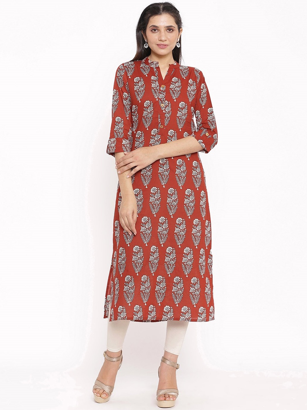 

Saart Bunaai Women Maroon Paisley Printed Flared Sleeves Thread Work Kurta