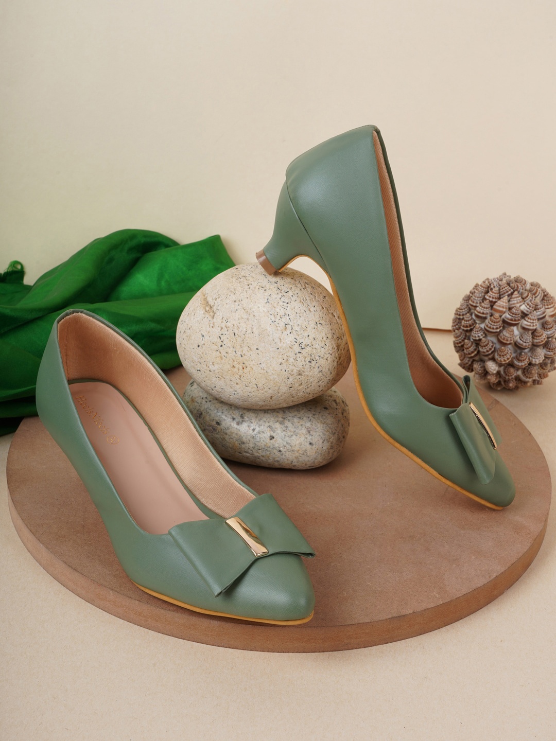 

HEELSNFEELS Green Party Kitten Pumps