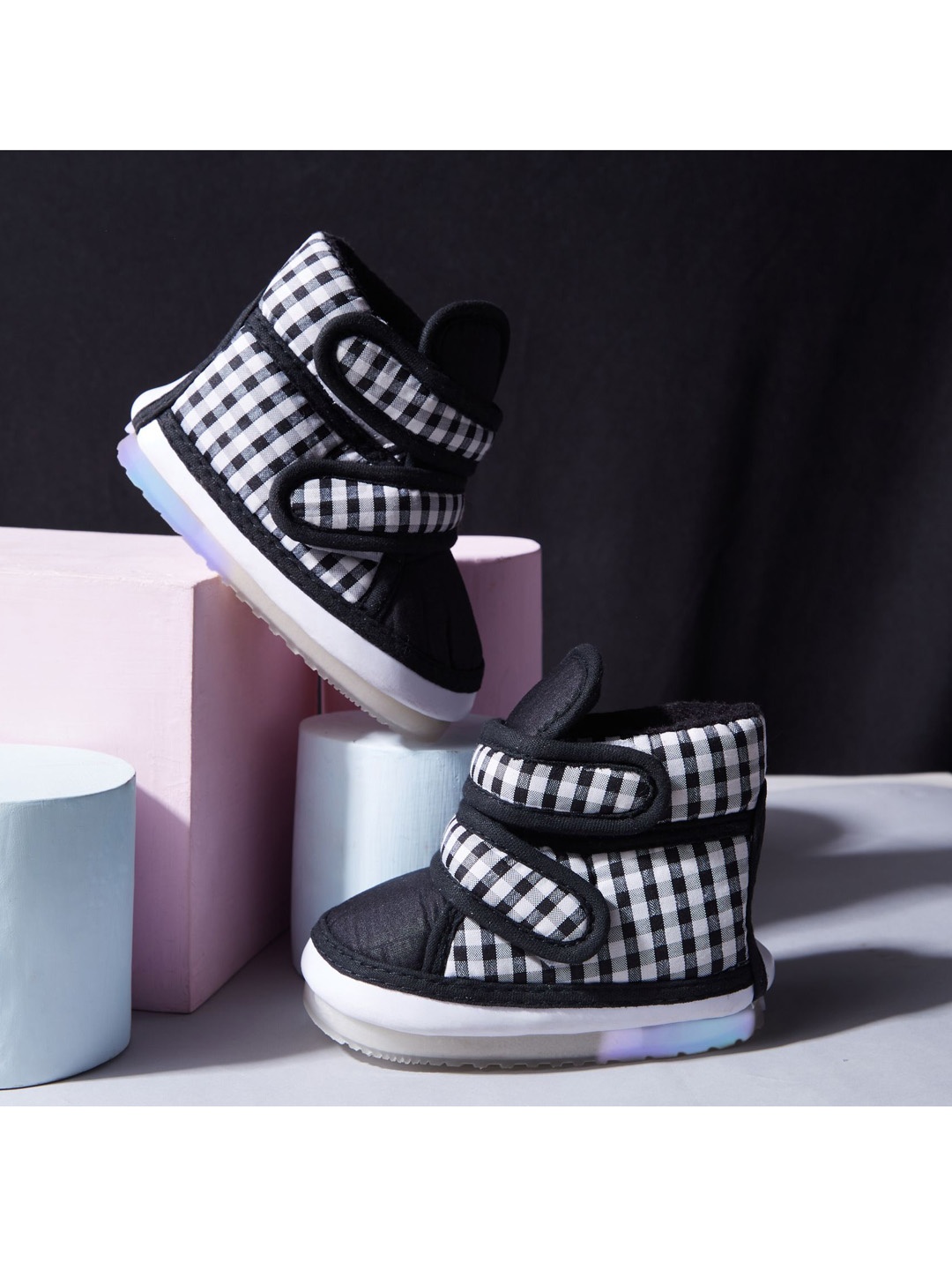 

CHiU Unisex Kids Black Printed Slip-On Sneakers